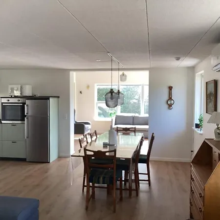 Holiday home Iv *